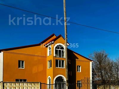 Жеке үй · 12 бөлме · 530 м² · 16.32 сот., Мясоедова 45а — Мясоедова - макатаева, бағасы: 250 млн ₸ в Актобе, мкр Москва