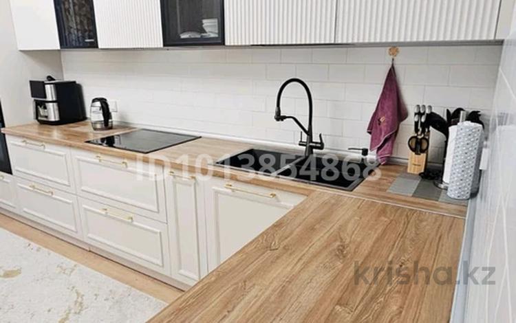 2-бөлмелі пәтер · 64 м² · 3/18 қабат, Шамшы Калдаякова 23, бағасы: 54 млн ₸ в Астане, Алматы р-н — фото 2
