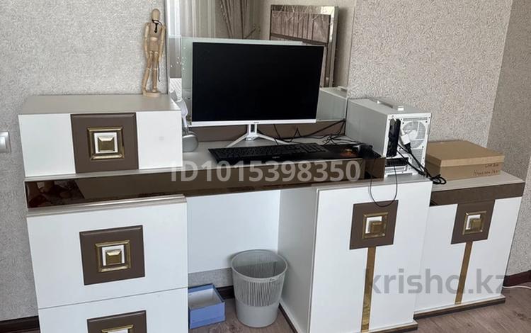 3 бөлме · 95 м² · 13/14 қабат, Сакена Сейфуллина 8 — Сарыарка, бағасы: 90 000 ₸ в Астане, Сарыарка р-н — фото 2