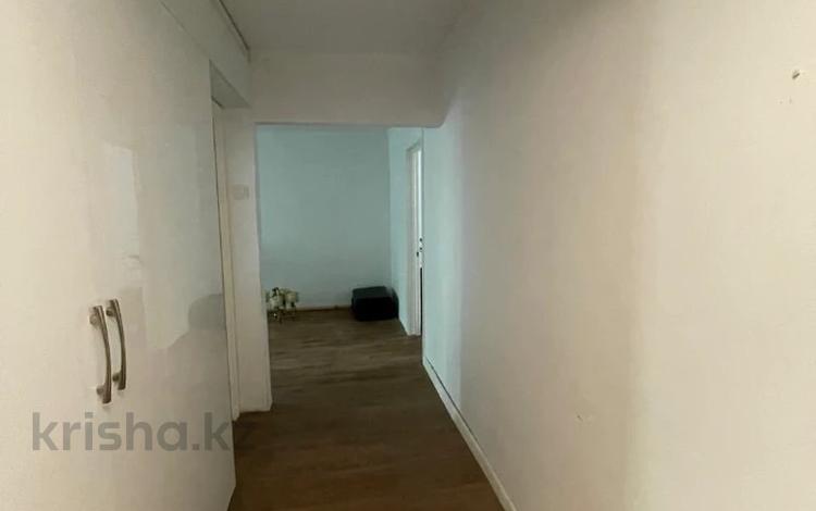 3-комнатная квартира, 58 м², 2/5 этаж, мкр Орбита-2