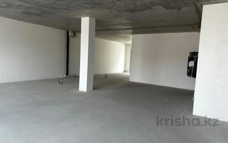 3-комнатная квартира · 150 м² · 1/3 этаж, Микрорайон Мирас 115 за 295 млн ₸ в Алматы, Бостандыкский р-н — фото 7
