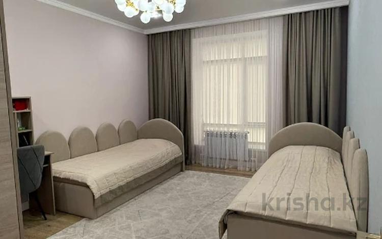 3-бөлмелі пәтер · 100 м² · 1/5 қабат, мкр. Алтын орда, Саздинское лесничество, бағасы: 46 млн ₸ в Актобе — фото 2