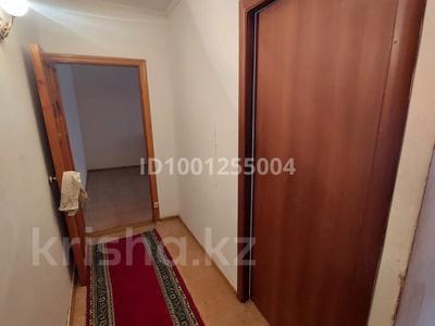 2-комнатная квартира · 49 м² · 1/4 этаж · помесячно, мкр №1 16 за 200 000 〒 в Алматы, Ауэзовский р-н