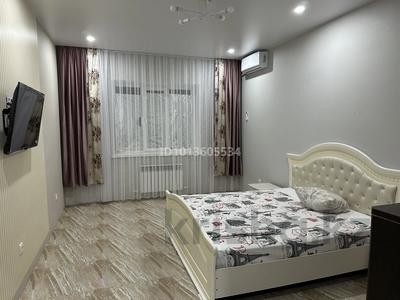 1-бөлмелі пәтер · 55 м² · 1/5 қабат, мкр. Алтын орда — Маңгілік ел, бағасы: 10 000 ₸ в Актобе