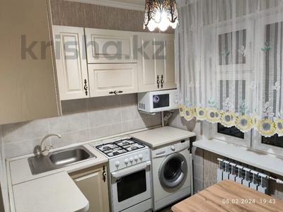 3-комнатная квартира, 60 м², 3/5 этаж помесячно, мкр Тастак-2 28 — Дуйсенова за 300 000 〒 в Алматы, Алмалинский р-н