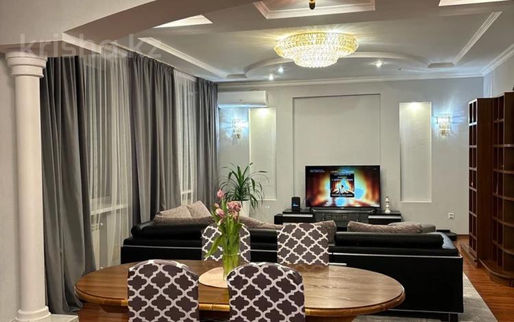 4-комнатная квартира · 200 м², Исиналиева 1 за 40 000 ₸ в Павлодаре — фото 2