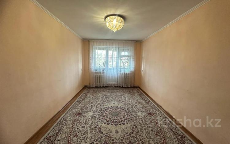 3-комнатная квартира, 60 м², 4/4 этаж, Рашидова за 15 млн 〒 в Шымкенте, Аль-Фарабийский р-н — фото 2