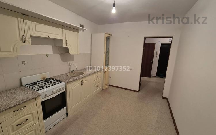 2-бөлмелі пәтер · 48 м² · 3 қабат, Нур Актобе, Нұр Ақтөбе — Анвардың, 78 гимназиясының қасында, бағасы: 15 млн ₸ — фото 2