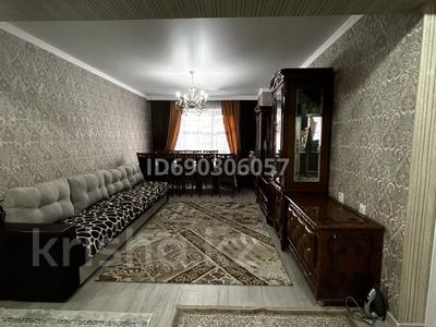 3-бөлмелі пәтер, 90 м², 10/10 қабат ай сайын, мкр Шугыла, Жунисова 14/5 — Апорт, Калкаман больница, бағасы: 300 000 〒 в Алматы, Наурызбайский р-н