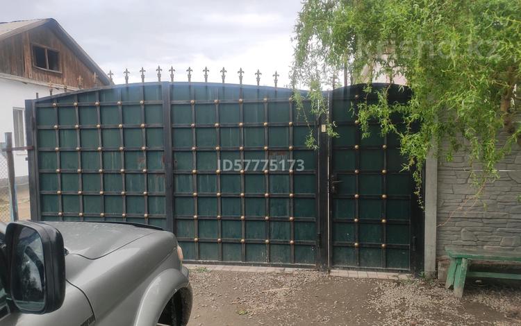 Отдельный дом · 3 комнаты · 100 м² · 6 сот., Жамбыла 10 за 16.5 млн 〒 в Нура — фото 2