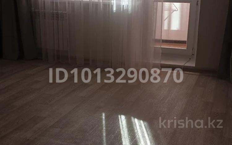 2-комнатная квартира · 60 м² · 6/10 этаж, Домбыралы 3а 3а — Сдам 2 ком кв на длительный срок, в автогородке, 180000 + комуслуги, ул. Домбыралы 3 а. за 180 000 ₸ в Кокшетау — фото 2