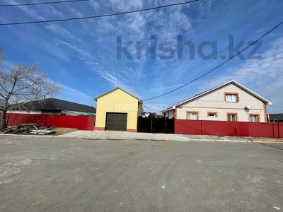 Отдельный дом · 5 комнат · 163 м² · 10 сот., Мухтар Ауэзова 6а за 50 млн 〒 в Аксае