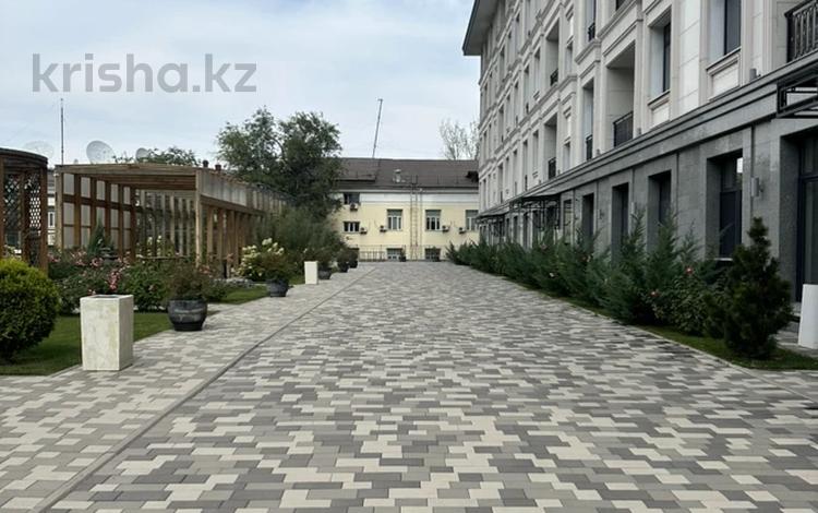 3-комнатная квартира · 140 м² · 4/5 этаж, Тулебаева 95/1 — Богенбай батыра за 2.3 млн ₸ в Алматы, Медеуский р-н — фото 2