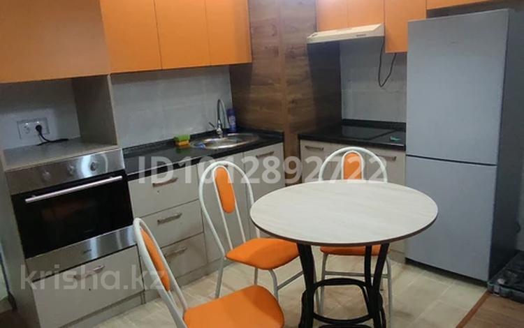 1-комнатная квартира · 30 м² · 3/9 этаж, мкр Аккент 63 за 180 000 ₸ в Алматы, Алатауский р-н — фото 2