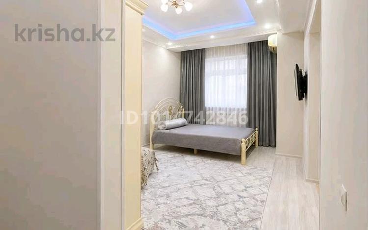1-бөлмелі пәтер · 45 м² · 7/12 қабат, 17-ш/а. 7 — Halyk Arena, бағасы: 20 000 ₸ в Актау, 17-й мкр — фото 2