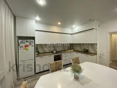 Продажа квартир в Карагандинской обл.: 3-комнатная квартира · 77.9 м² · 5/5 этаж, Майкудук, Мкр Голубые пруды 12/1 за 39 млн 〒 3-комнатная квартира · 77.9 м² · 5/5 этаж, Майкудук, Мкр Голубые пруды 12/1 за 39 млн 〒 в Караганде, Алихана Бокейханова р-н
