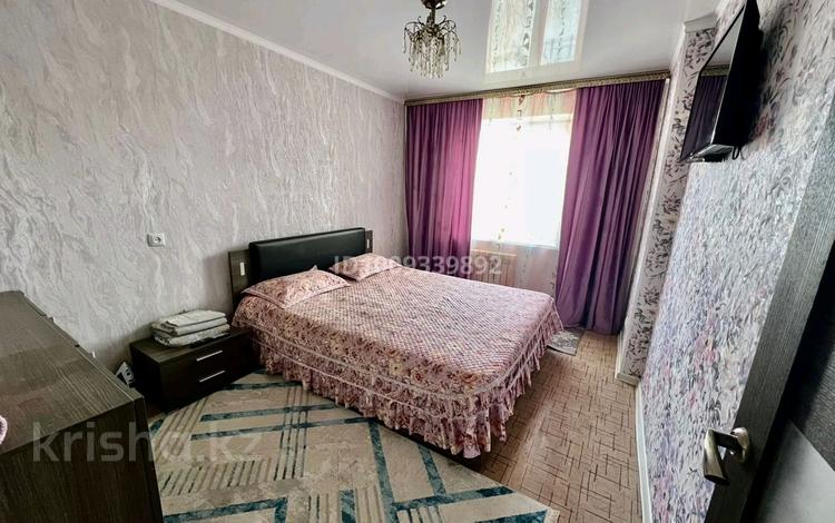 1-комнатная квартира · 40 м², мкр 11 111 за 10 000 ₸ в Актобе — фото 2