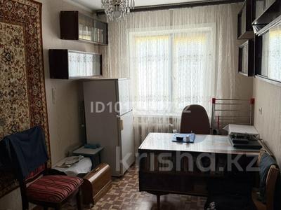 3-бөлмелі пәтер · 58.5 м² · 4/5 қабат, ул. Алиханова 18, бағасы: 21 млн ₸ в Караганде
