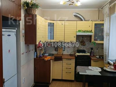 1-бөлмелі пәтер · 31 м² · 2/5 қабат, Кабанбай Батыра 114 — Магазин Волна, бағасы: 12.2 млн 〒 в Усть-Каменогорске