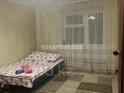 1-бөлмелі пәтер, 80 м², 3/10 қабат тәулігіне, мкр 11 110 — Актобе Ажары, бағасы: 8 000 〒