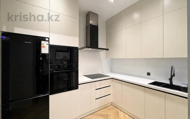3-комнатная квартира · 90 м² · 9/16 этаж, Манаса 109а за 900 000 ₸ в Алматы, Алмалинский р-н — фото 2