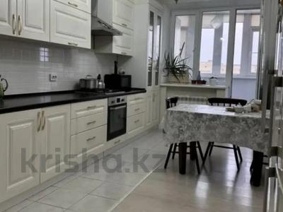 3-комнатная квартира · 108 м² · 9/10 этаж, молдагулова за 42 млн ₸ в Актобе