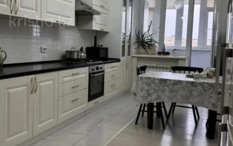 3-комнатная квартира · 108 м² · 9/10 этаж, молдагулова за 42 млн ₸ в Актобе — фото 2