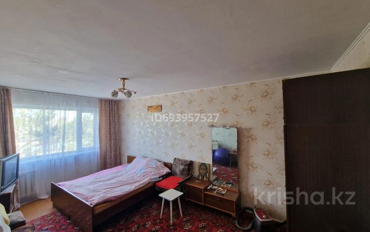 3-комнатная квартира, 63 м², 4/5 этаж, Ломова 145 за 16 млн 〒 в Павлодаре — фото 2