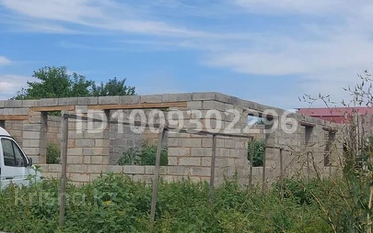 Отдельный дом · 4 комнаты · 108 м² · 6 сот., Цветочная 54 — Находится в Дачном микрорайоне за 6.7 млн 〒 в Павлодаре — фото 2