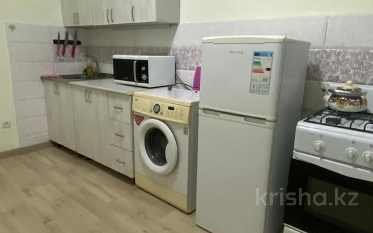 1-бөлмелі пәтер · 42.8 м² · 8/10 қабат, Алии Молдагуловой 30б, бағасы: 23 млн ₸ в Актобе — фото 2
