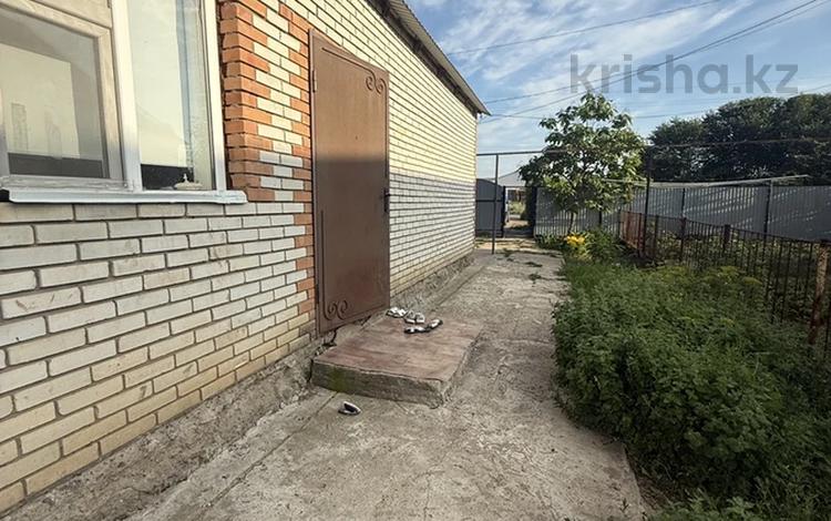 Жеке үй · 3 бөлме · 80 м² · 6 жүзд., Рабочая 1, бағасы: 21 млн ₸ в Уральске — фото 2