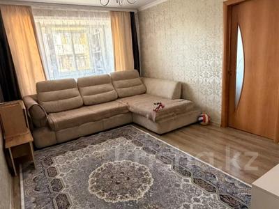 3-комнатная квартира · 57 м² · 4/5 этаж, Майкудук, 13й микрорайон 18 за 15 млн ₸ в Караганде, Алихана Бокейханова р-н