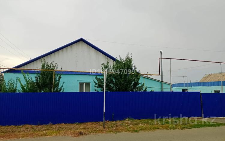 Отдельный дом · 4 комнаты · 169 м² · 11 сот., Бекзат Саттарханов 19 — Туман за 16.8 млн ₸ в Аксае — фото 3
