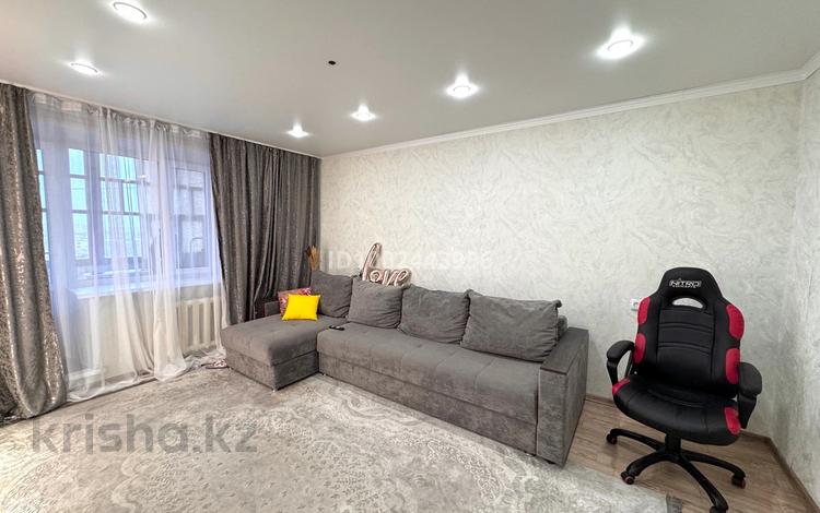 2-бөлмелі пәтер · 56.7 м² · 7/10 қабат, Первомайская 79 — 905 стройка, за остановкой на переезде, 32 школа., бағасы: 20 млн ₸ в Семее — фото 2