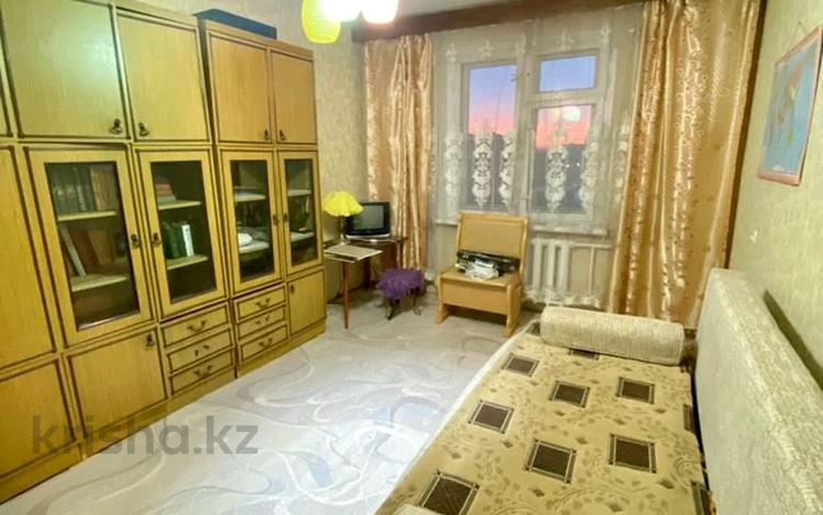 1-комнатная квартира, 35 м², 5/9 этаж, болатбаева за 10.5 млн 〒 в Петропавловске — фото 2