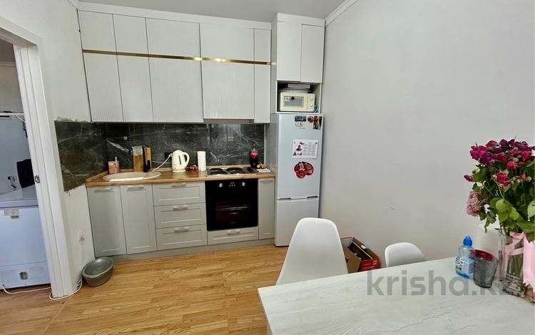 2-комнатная квартира · 42.5 м² · 12/12 этаж, Кайым Мухамедханов 25 за 25.5 млн ₸ в Астане, Нура р-н — фото 2