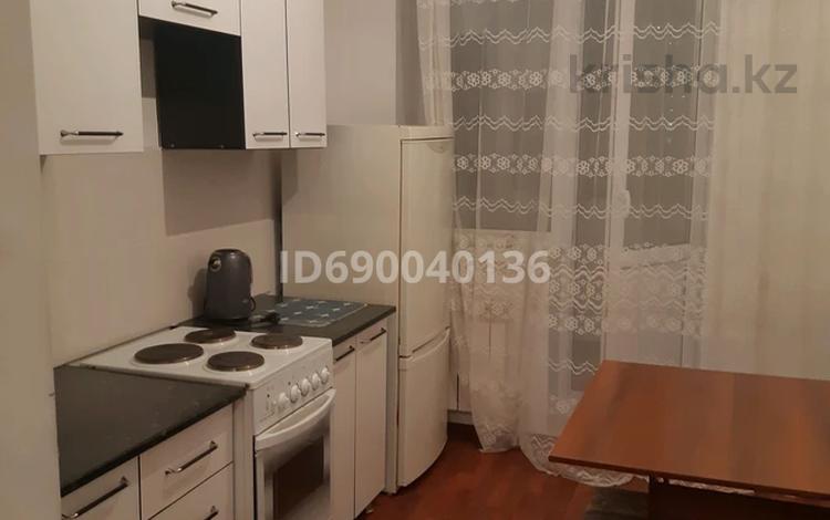 2-комнатная квартира, 60 м², 5/9 этаж помесячно, Нажимеденова 16