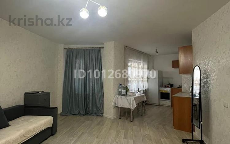 1-комнатная квартира · 42 м² · 3/25 этаж, Микрорайон Байкена Ашимова 26 — Находится возле городского суда, глобал сити, рядом 2 школы за 17.5 млн ₸ в Караганде, Казыбек би р-н — фото 2