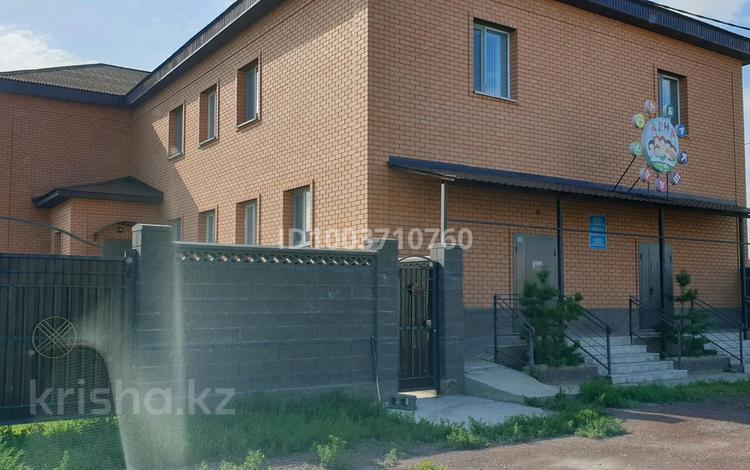 Отдельный дом · 18 комнат · 750 м² · 12.5 сот., Жамбыл Жабаева 75 — Казыбек би за 180 млн 〒 в Косшы — фото 2