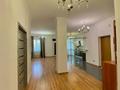 4-комнатная квартира · 124 м² · 4/21 этаж, Солодовникова 21а за 500 000 ₸ в Алматы, Бостандыкский р-н — фото 12