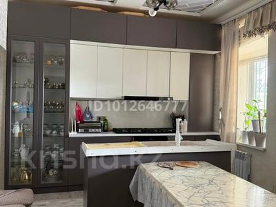 Отдельный дом · 7 комнат · 310 м² · 10 сот., Акбулак 13 — Дарын мектебінің жанында за 70 млн ₸ в Жанаозен
