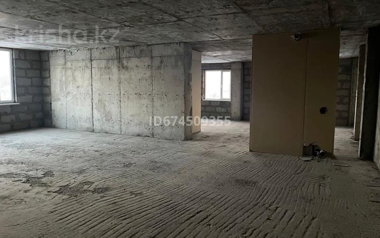 4-бөлмелі пәтер · 127 м² · 7/7 қабат, Гани Иляева 113/5 — Гани Ильяева и Акпан Батыра, бағасы: 42.5 млн ₸ в Шымкенте, Енбекшинский р-н — фото 14