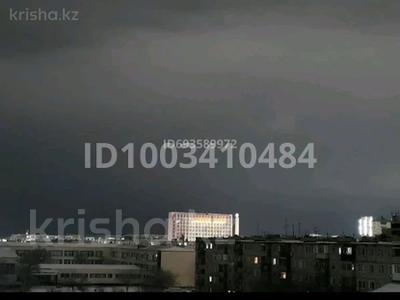 3-бөлмелі пәтер · 61 м² · 5/5 қабат, Анаркулова 15 — Базет 8- школа, бағасы: 250 000 〒 в Жезказгане