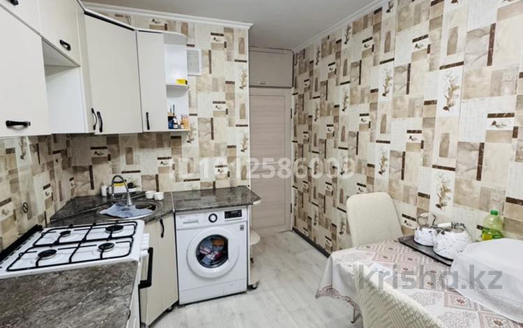3-комнатная квартира · 64 м² · 2/5 этаж, мкр Салтанат, Салтанат ш/а. 7 — Шостаковича көшесі за 19 млн ₸ в Таразе — фото 2