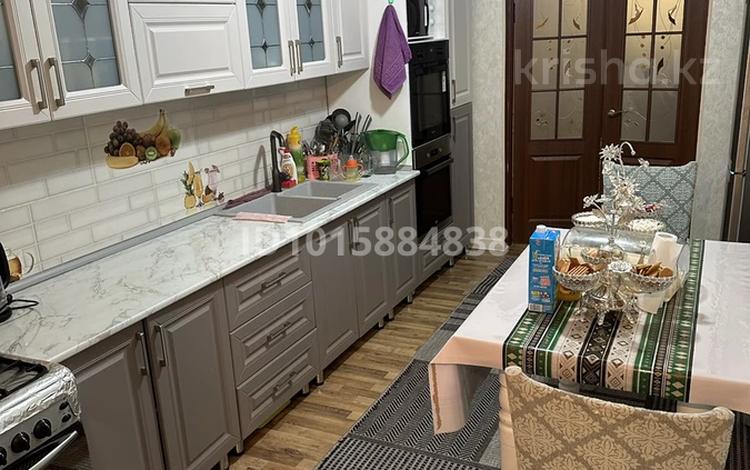 3-бөлмелі пәтер · 96 м² · 2/5 қабат, Рауан 5, бағасы: 21 млн ₸ в Жанаозен — фото 2