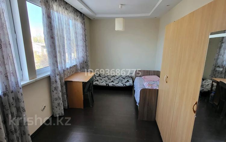 1-комнатная квартира, 80 м², 3/3 этаж помесячно, Пятницкого 84