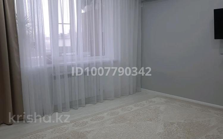 3-комнатная квартира · 63 м² · 6/9 этаж, 4 микрорайон 43 — 21 век, супермаркет Сапа за 30 млн 〒 в Аксае — фото 2