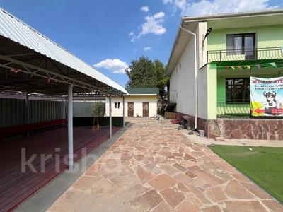 Отдельный дом · 6 комнат · 330 м² · 8 сот., мкр Думан-2 за 95 млн 〒 в Алматы, Медеуский р-н