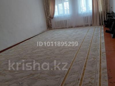Жеке үй · 4 бөлме · 200 м² · 10 жүзд., Ахмет Жубанов 4, бағасы: 11 млн ₸ в 
