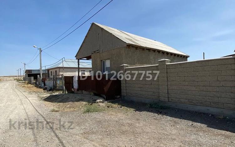 Отдельный дом · 2 комнаты · 200 м² · 10 сот., мкр Бектобе, Бектөбе ш/а. нурлы жол 9 за 50 000 ₸ в Таразе — фото 2